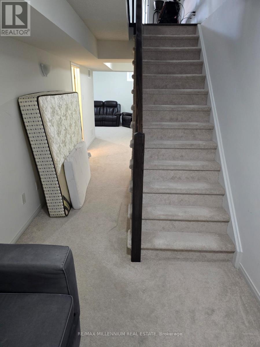 92 Honeyview Trail, Brampton, ON - Indoor Photo Showing Other Room