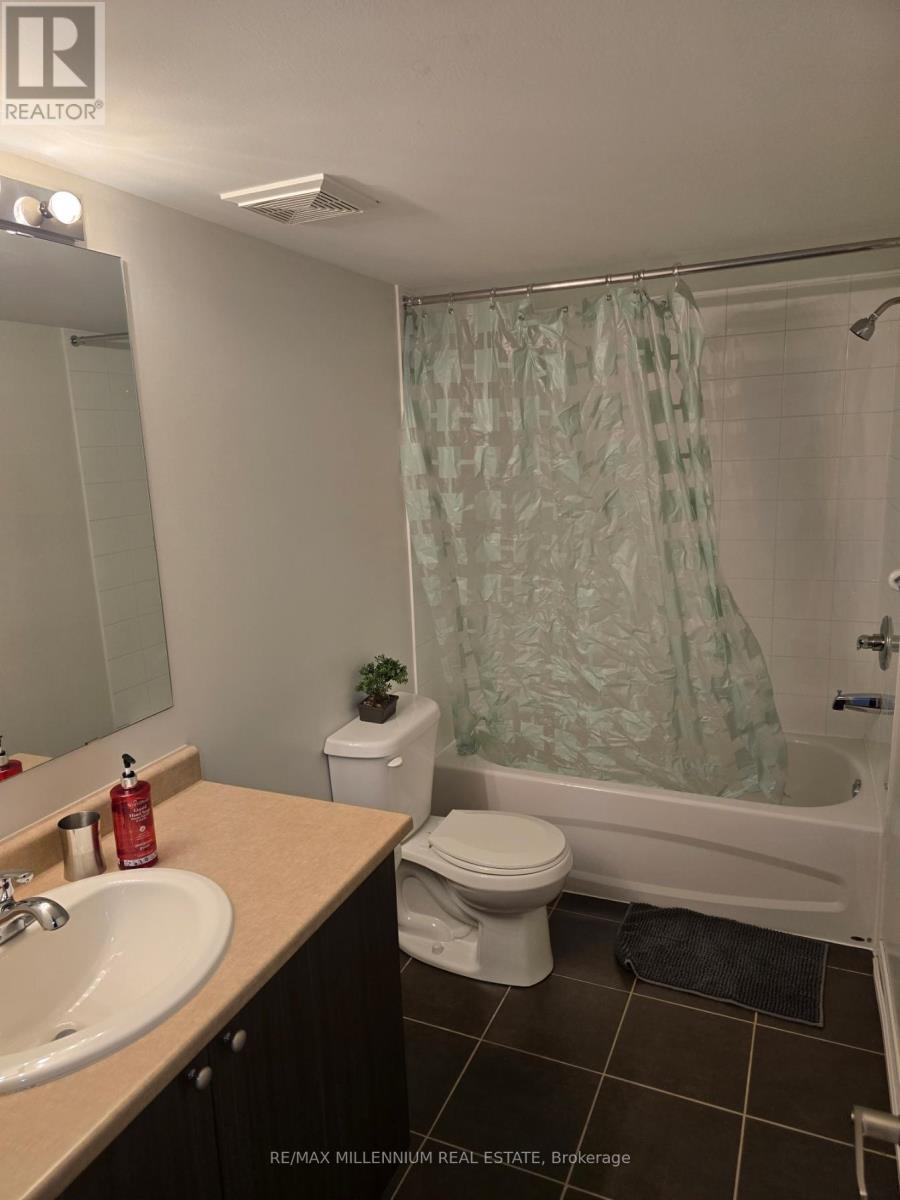 92 Honeyview Trail, Brampton, ON - Indoor Photo Showing Bathroom