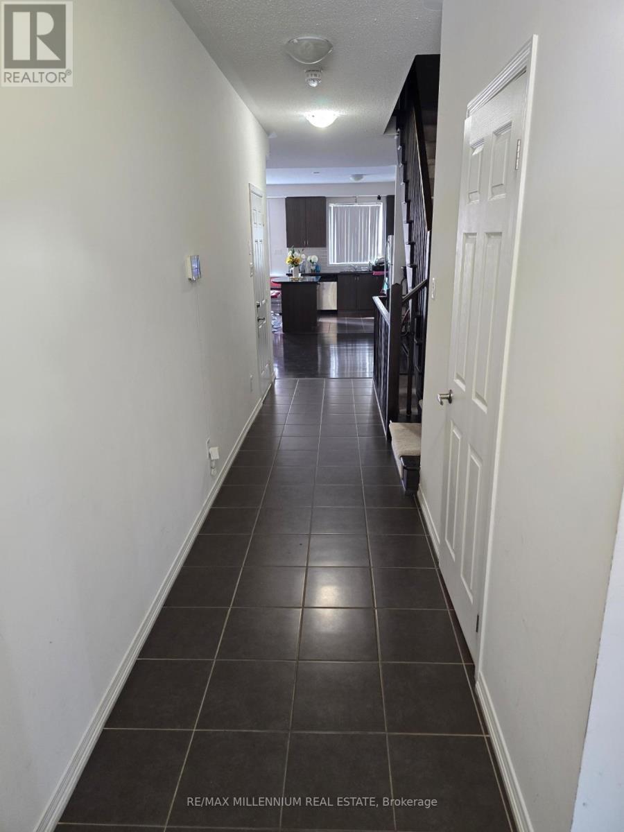 92 Honeyview Trail, Brampton, ON - Indoor Photo Showing Other Room