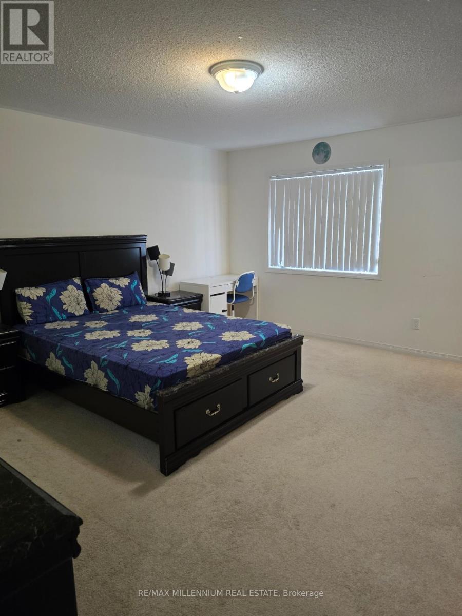 92 Honeyview Trail, Brampton, ON - Indoor Photo Showing Bedroom