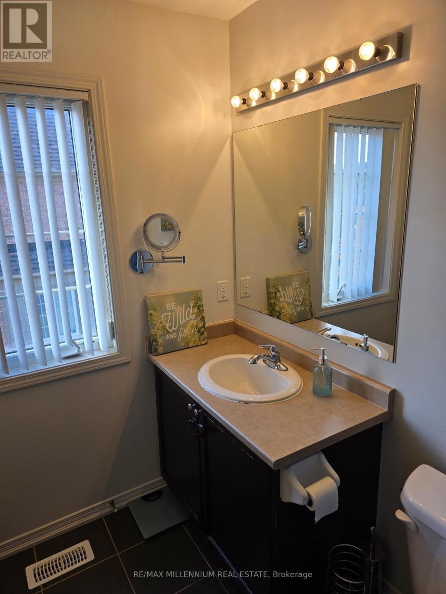 92 Honeyview Trail, Brampton, ON - Indoor Photo Showing Bathroom