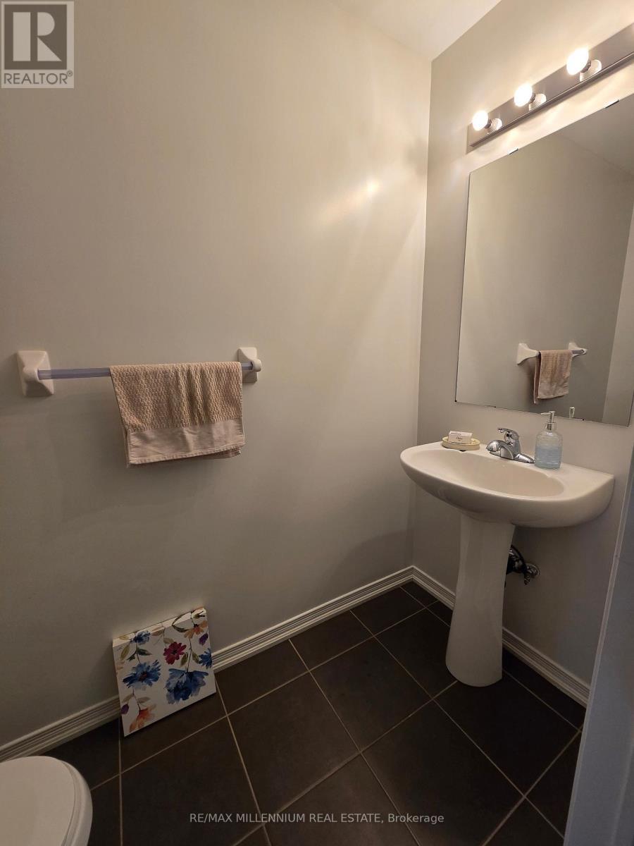 92 Honeyview Trail, Brampton, ON - Indoor Photo Showing Bathroom