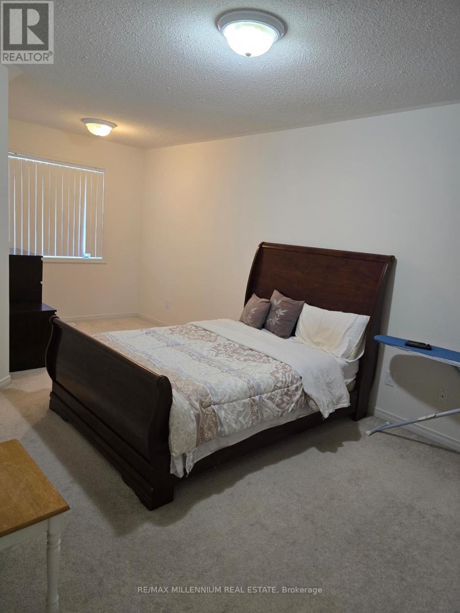 92 Honeyview Trail, Brampton, ON - Indoor Photo Showing Bedroom