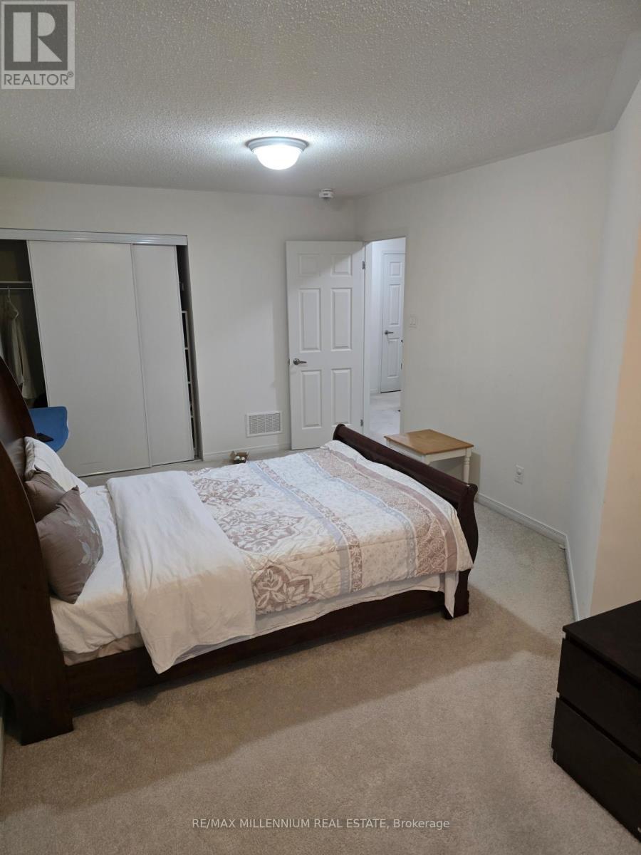 92 Honeyview Trail, Brampton, ON - Indoor Photo Showing Bedroom