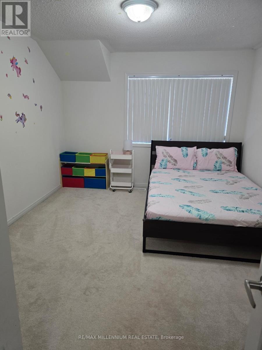 92 Honeyview Trail, Brampton, ON - Indoor Photo Showing Bedroom