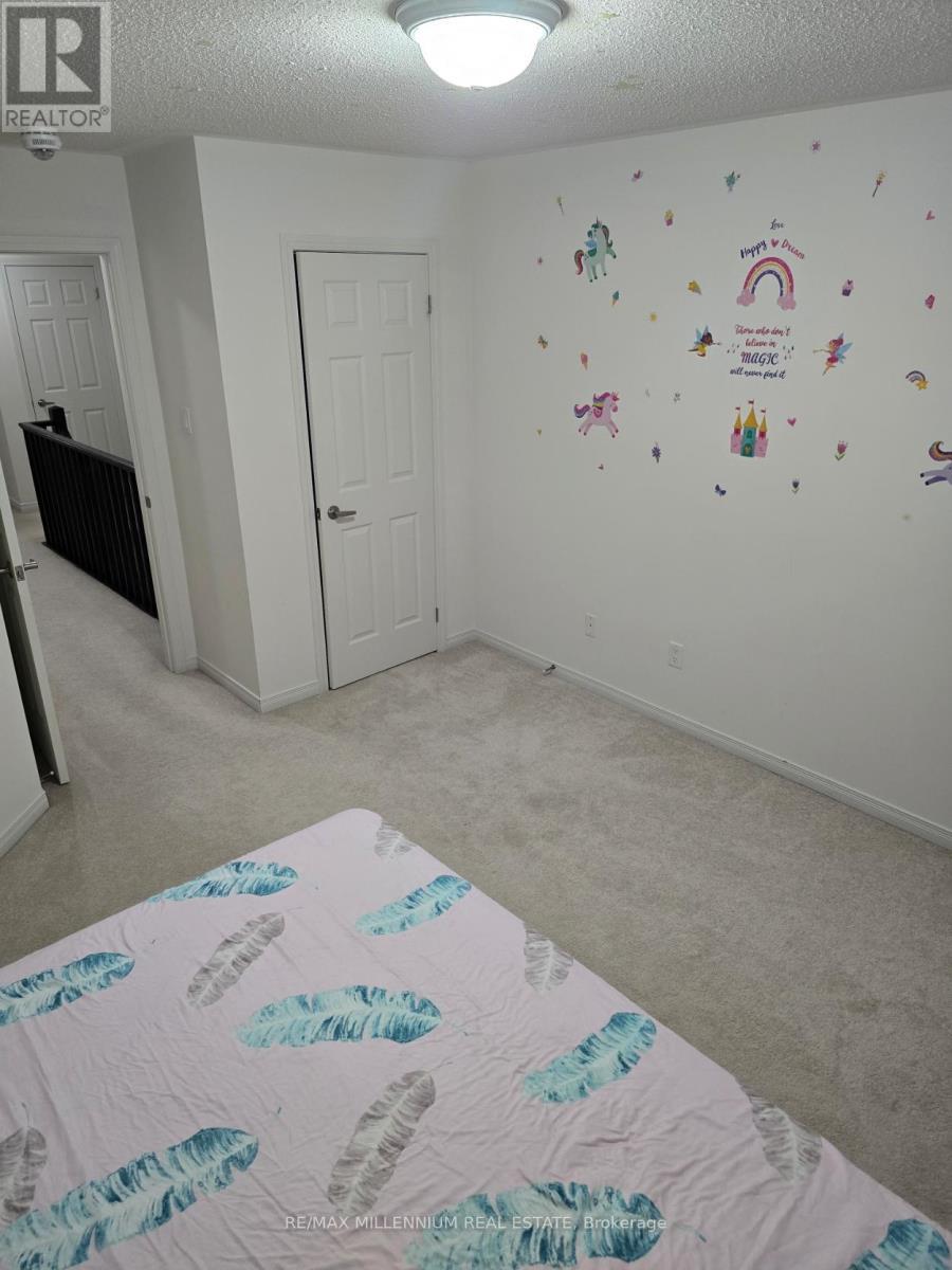92 Honeyview Trail, Brampton, ON - Indoor Photo Showing Bedroom