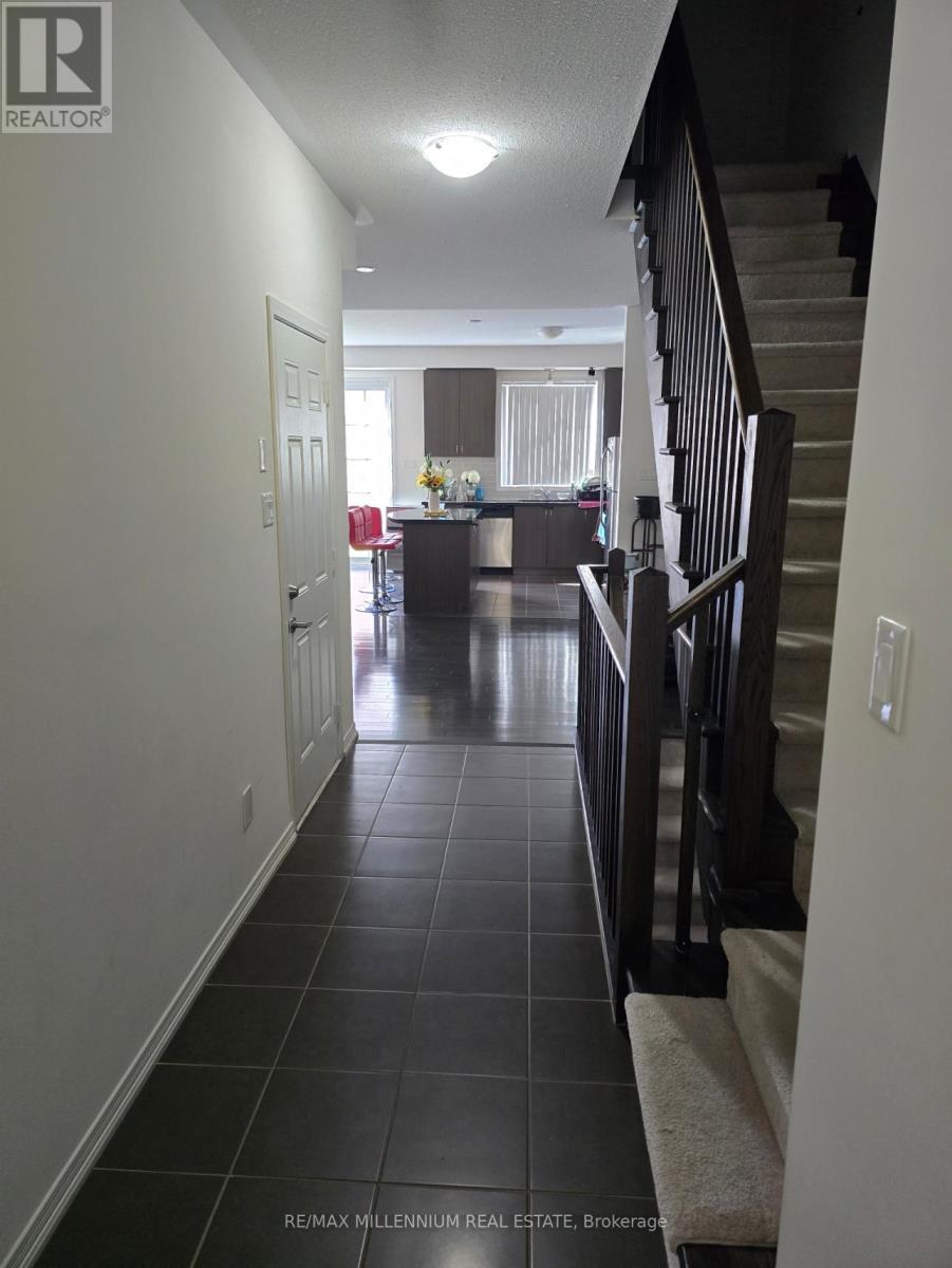 92 Honeyview Trail, Brampton, ON - Indoor Photo Showing Other Room