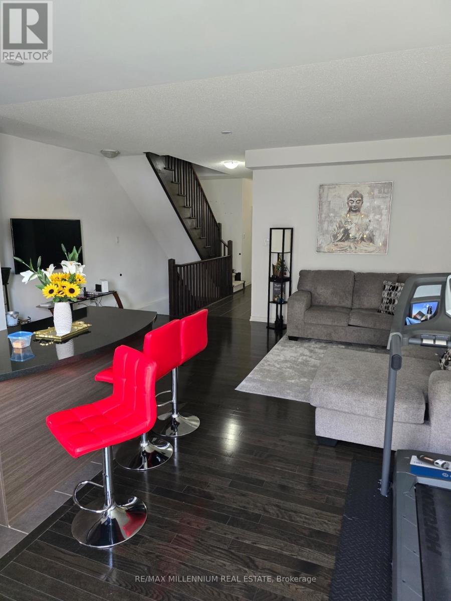 92 Honeyview Trail, Brampton, ON - Indoor Photo Showing Living Room