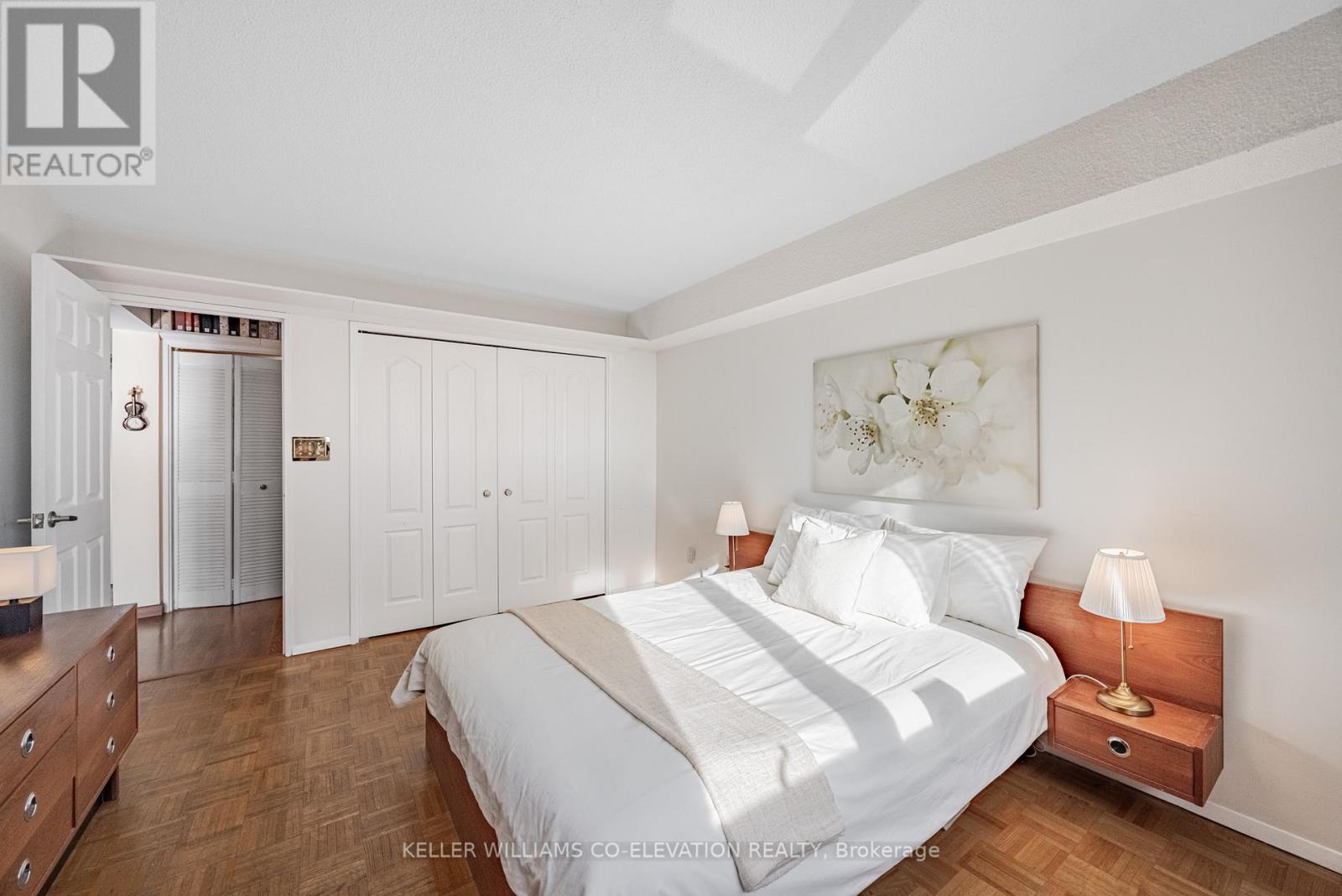 Sweet Dreams - 1306 - 260 Scarlett Road, Toronto, ON - Indoor Photo Showing Bedroom