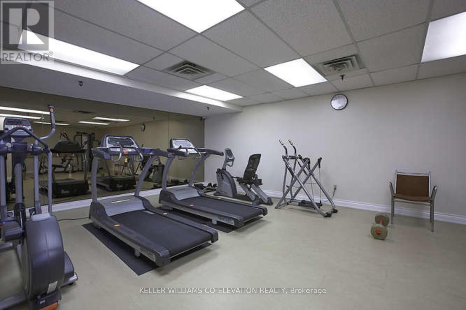Fully Equipped Gym - 1306 - 260 Scarlett Road, Toronto, ON - Indoor Photo Showing Gym Room