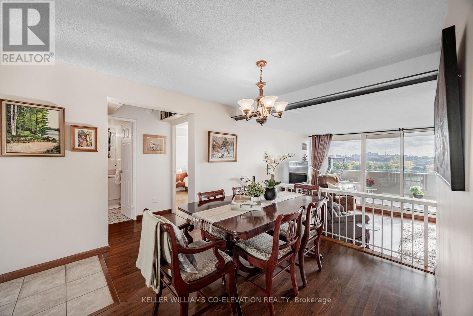 Enough Room For All Your Friends & Family - 1306 - 260 Scarlett Road, Toronto, ON - Indoor Photo Showing Dining Room