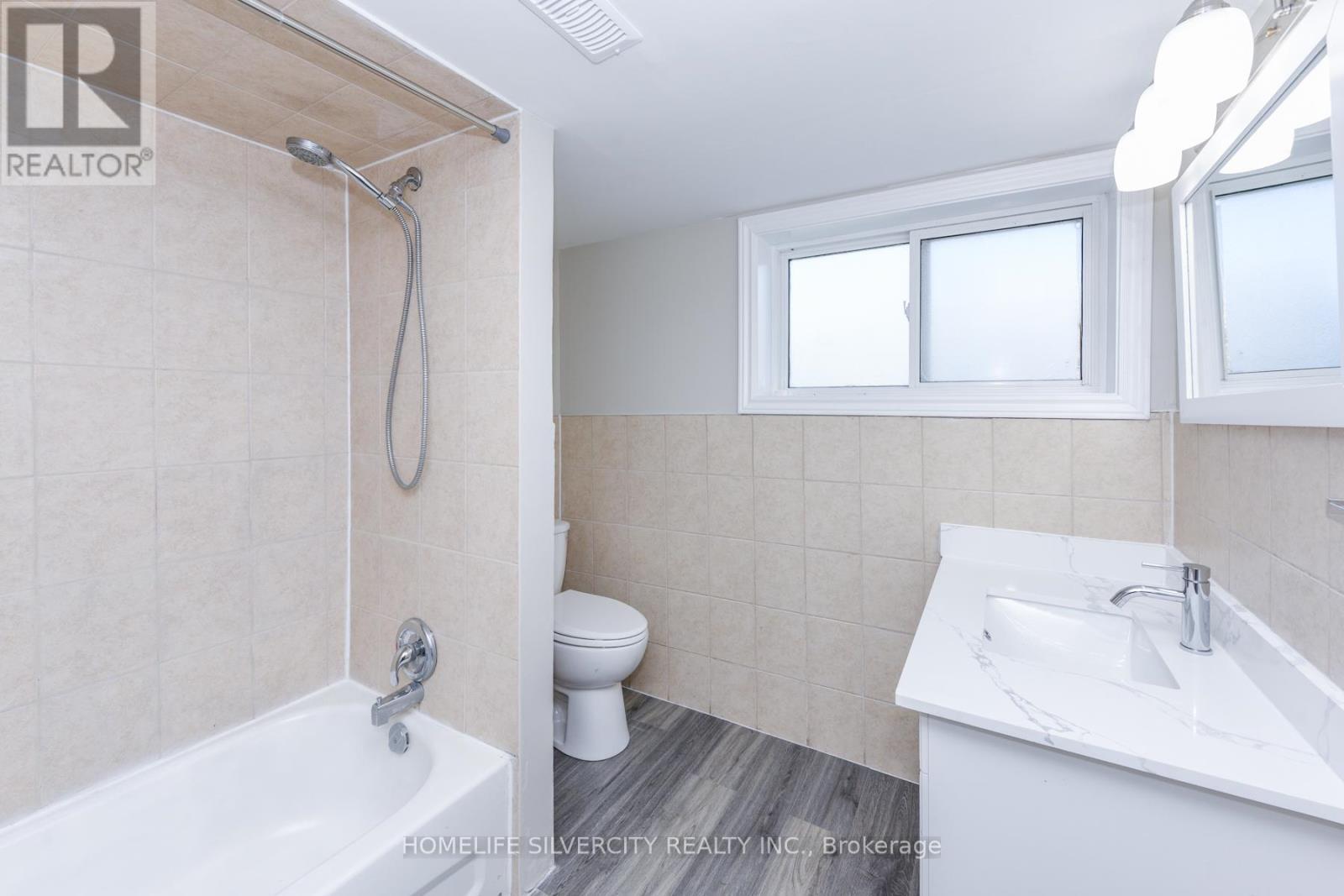 3701 Keenan Crescent, Mississauga, ON - Indoor Photo Showing Bathroom