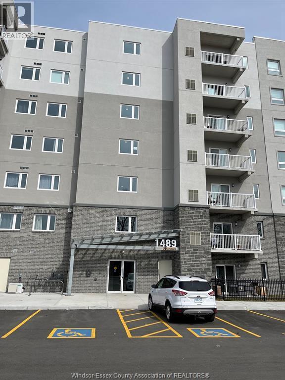 1489 Banwell Road Unit# 427, Windsor, ON - Outdoor With Facade