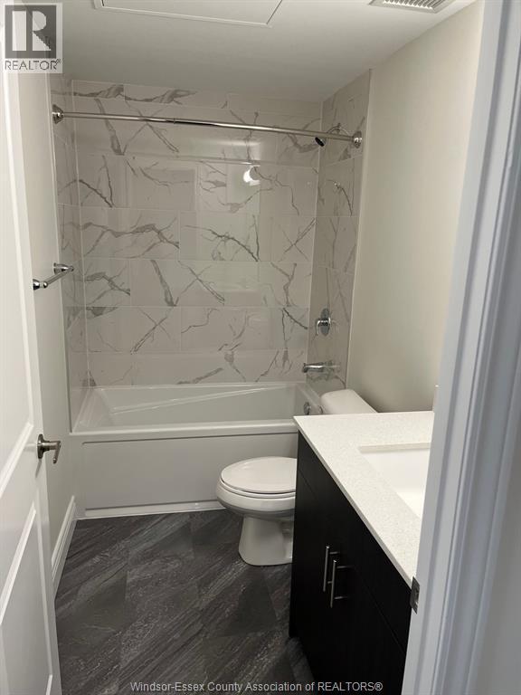 1489 Banwell Road Unit# 427, Windsor, ON - Indoor Photo Showing Bathroom