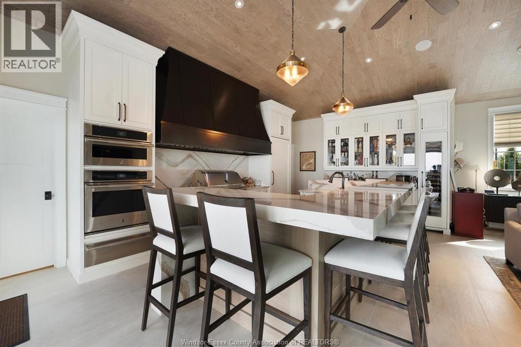 11770 Riverside Drive, Windsor, ON - Indoor Photo Showing Dining Room