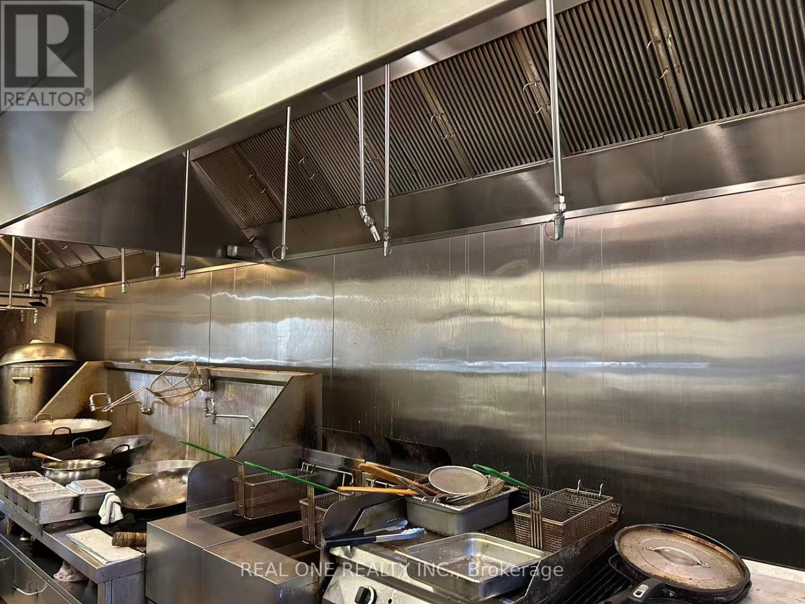 13-14 - 8279 Lundys Lane, Niagara Falls, ON