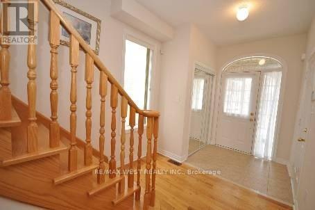 571 Vellore Woods Boulevard, Vaughan, ON - Indoor Photo Showing Other Room
