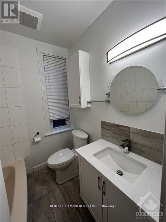 375 Lyon Street N, Ottawa, ON - Indoor Photo Showing Bathroom