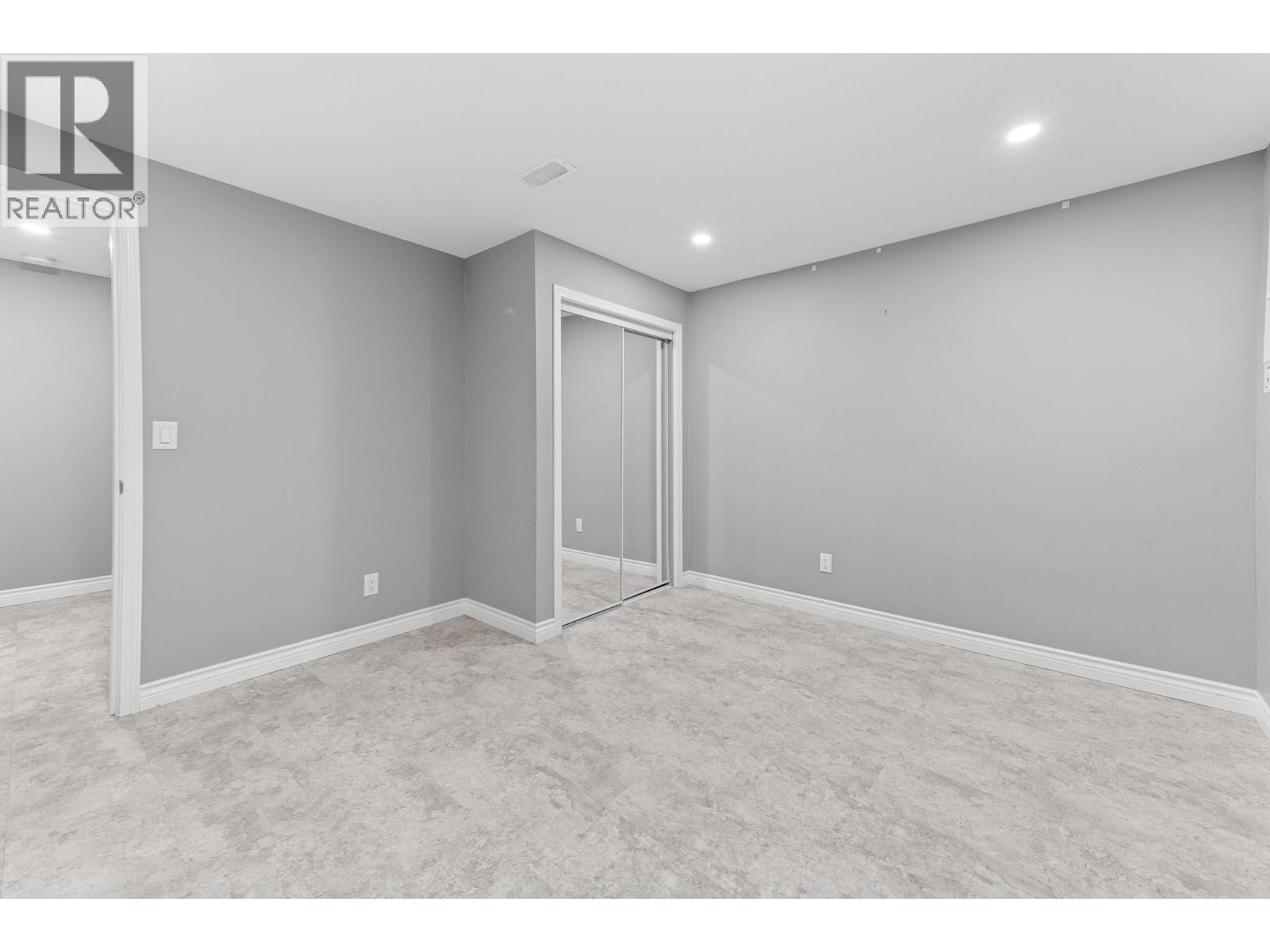 1660 Sonora Drive, Kelowna, BC - Indoor Photo Showing Other Room