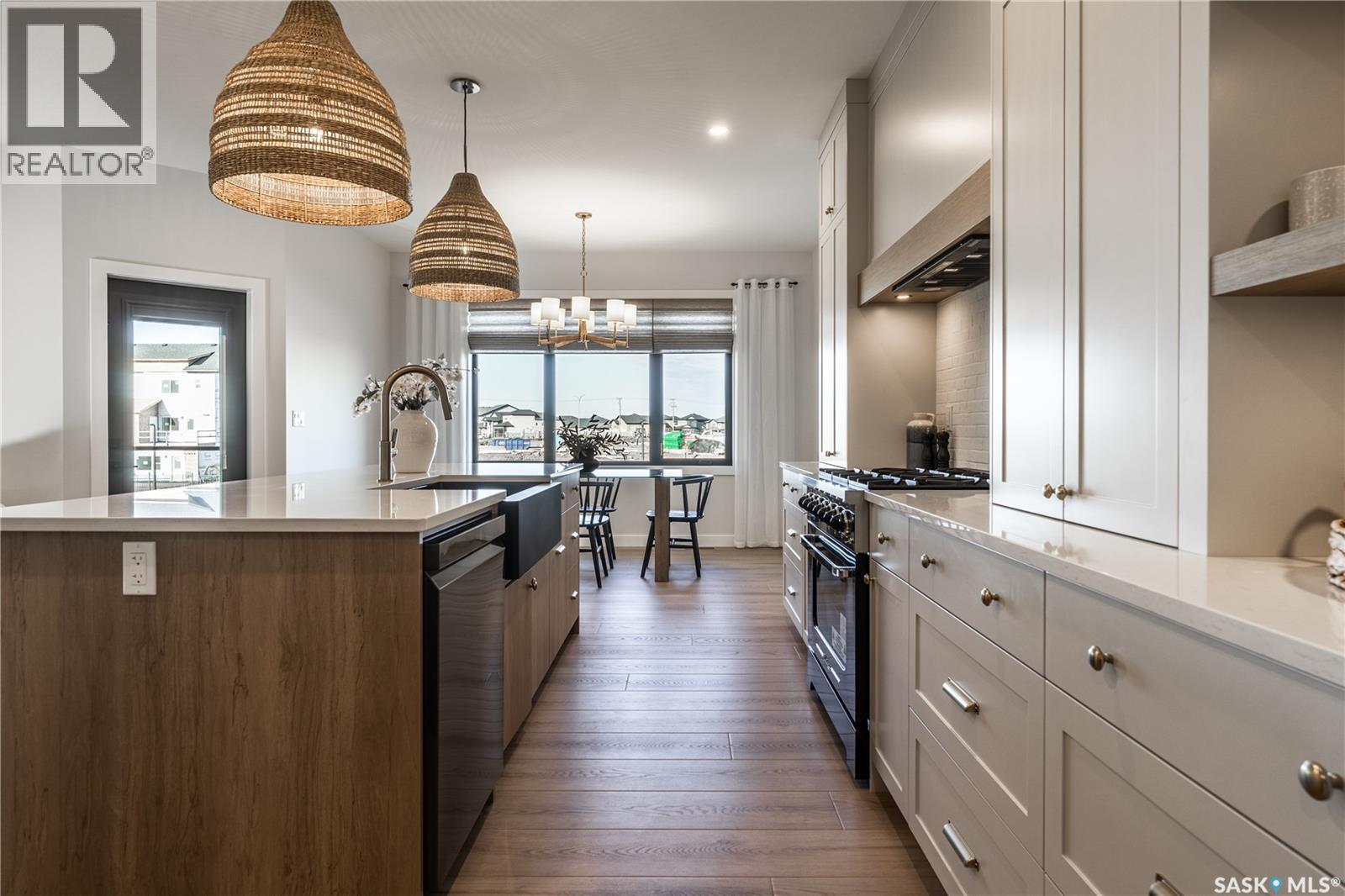 415 Sharma Crescent, Saskatoon, SK - Indoor Photo Showing Kitchen With Upgraded Kitchen