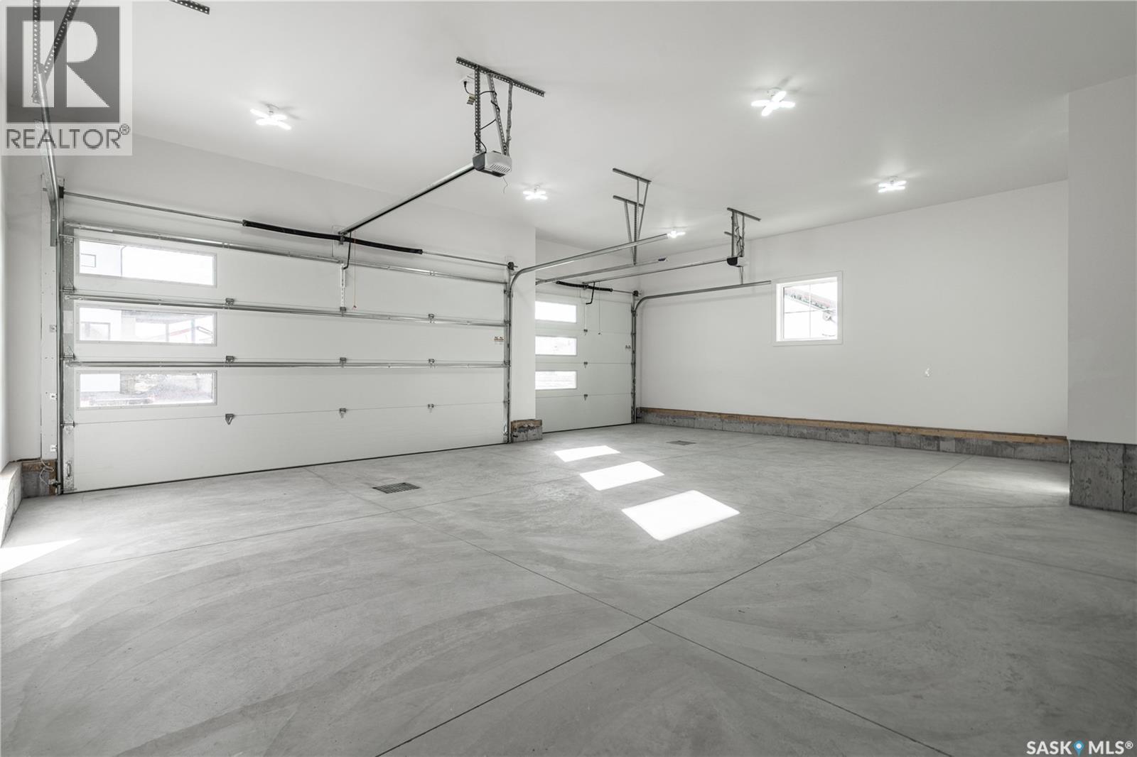415 Sharma Crescent, Saskatoon, SK - Indoor Photo Showing Garage