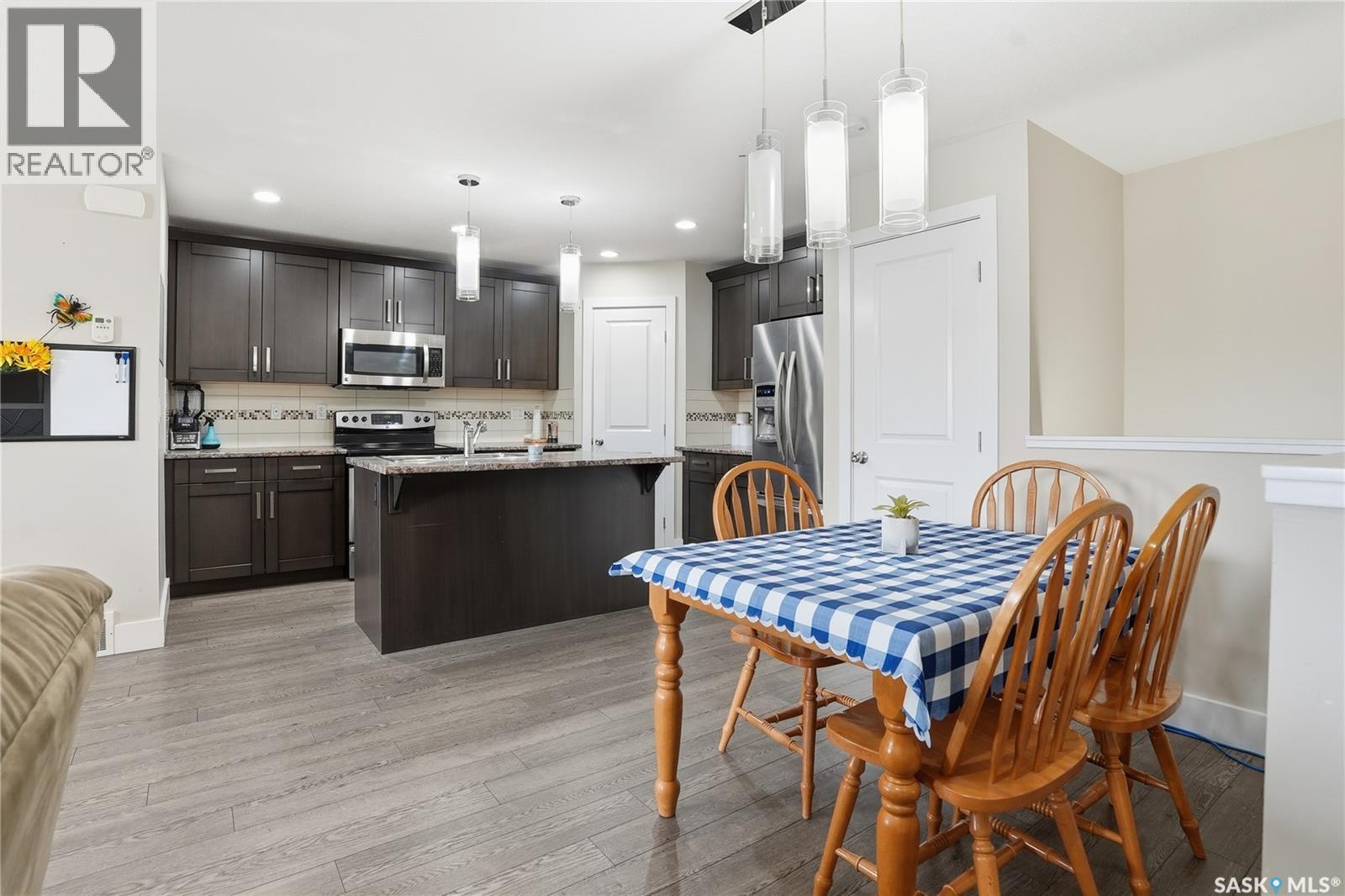 5 29 1St Avenue N, Martensville, SK - Indoor