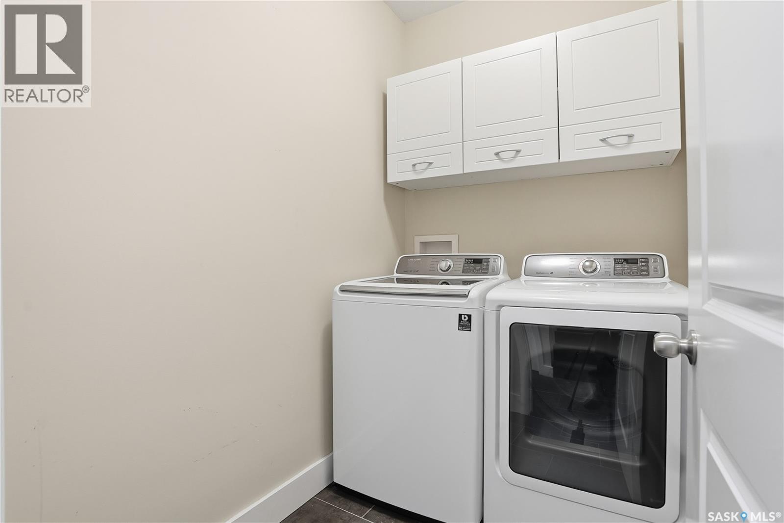 5 29 1St Avenue N, Martensville, SK - Indoor Photo Showing Laundry Room