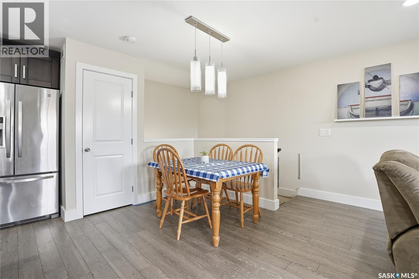 5 29 1St Avenue N, Martensville, SK - Indoor Photo Showing Dining Room