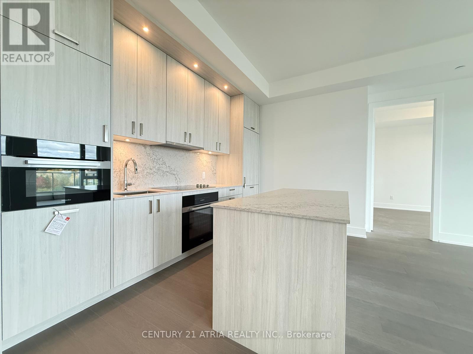 715 - 399 Royal Orchard Boulevard, Markham, ON - Indoor Photo Showing Kitchen