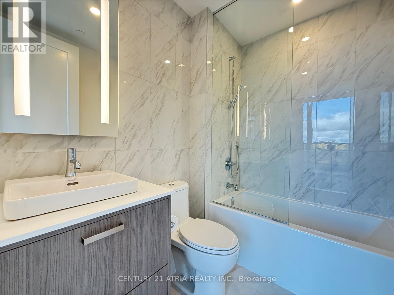 715 - 399 Royal Orchard Boulevard, Markham, ON - Indoor Photo Showing Bathroom