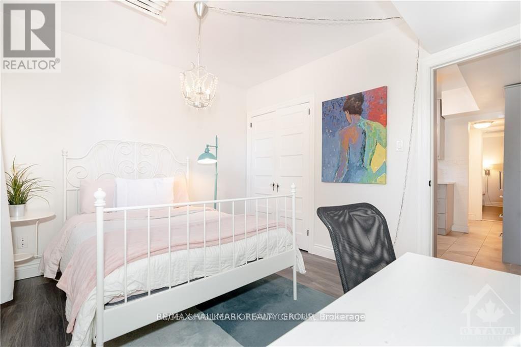 1A - 180 Augusta Street, Ottawa, ON - Indoor Photo Showing Bedroom