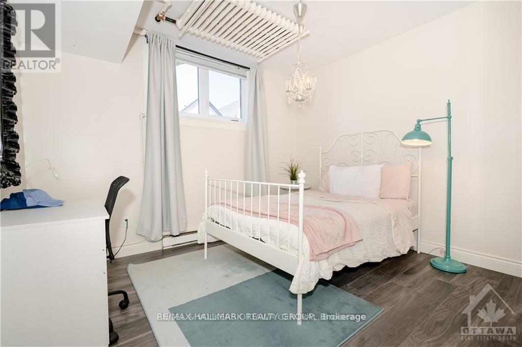 1A - 180 Augusta Street, Ottawa, ON - Indoor Photo Showing Bedroom