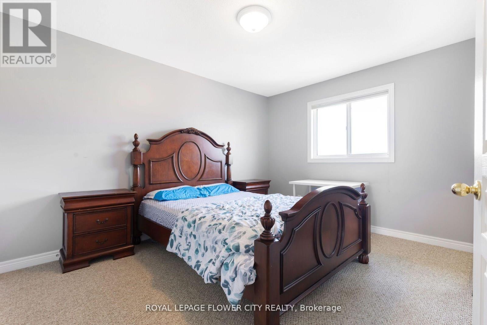 1297 Barton Street, Hamilton, ON - Indoor Photo Showing Bedroom