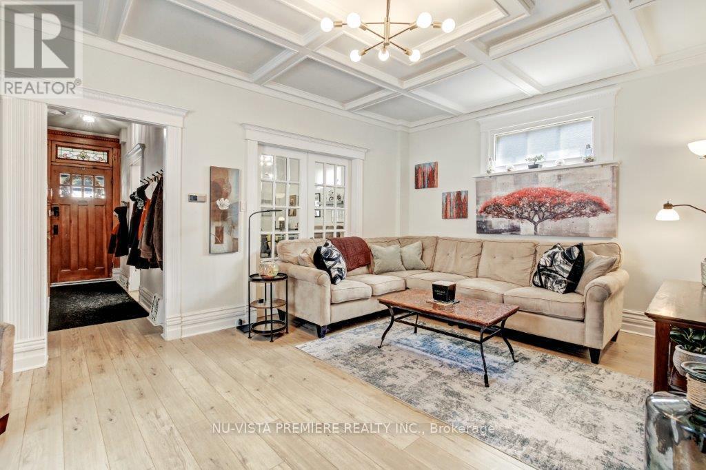 9 Sycamore Street, London East (East M), ON - Indoor Photo Showing Living Room