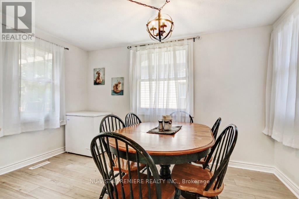 9 Sycamore Street, London East (East M), ON - Indoor Photo Showing Dining Room