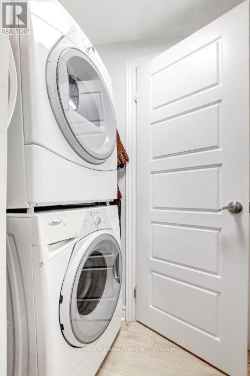 9 Sycamore Street, London East (East M), ON - Indoor Photo Showing Laundry Room