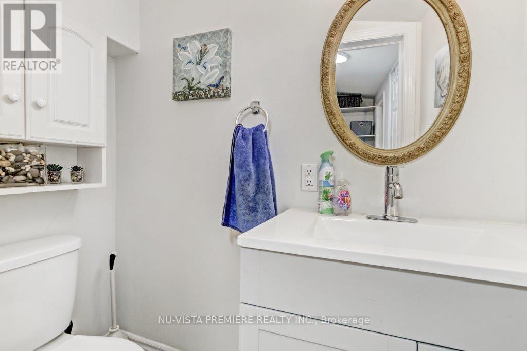 9 Sycamore Street, London East (East M), ON - Indoor Photo Showing Bathroom