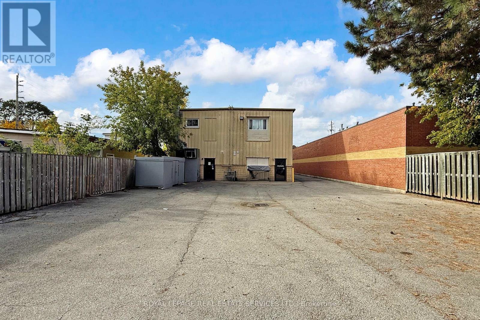 17 Commercial Street, Milton, ON