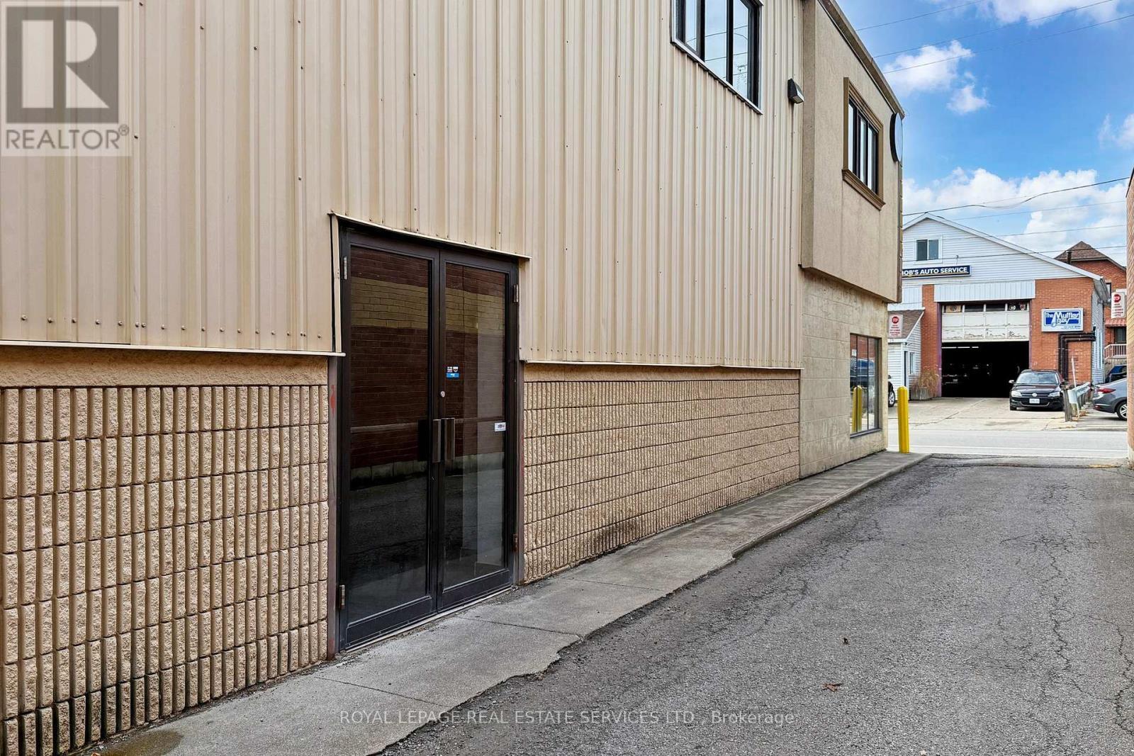 17 Commercial Street, Milton, ON