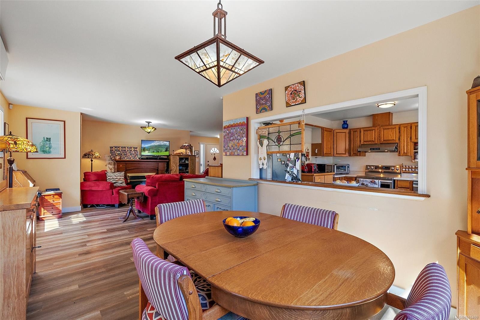 10386 Resthaven Dr, Sidney, BC - Indoor Photo Showing Dining Room