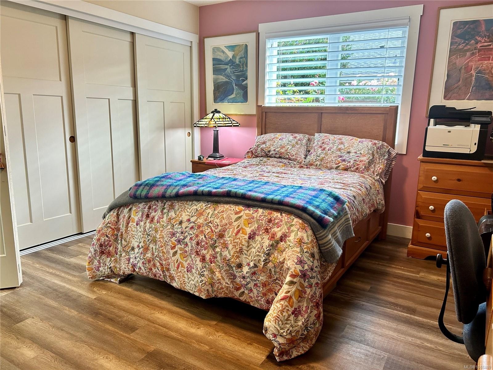 10386 Resthaven Dr, Sidney, BC - Indoor Photo Showing Bedroom