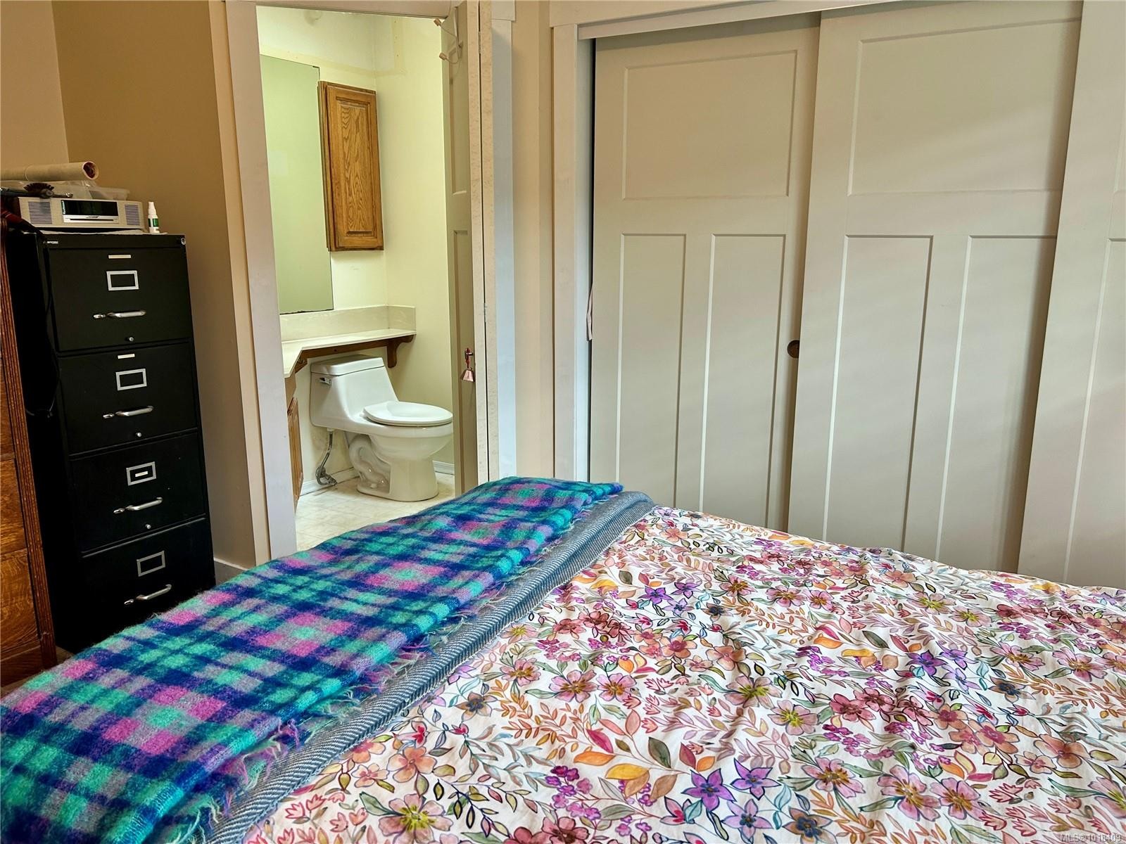 10386 Resthaven Dr, Sidney, BC - Indoor Photo Showing Bedroom