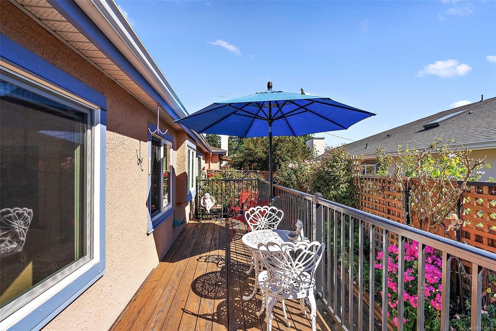 10386 Resthaven Dr, Sidney, BC - Outdoor With Deck Patio Veranda With Exterior