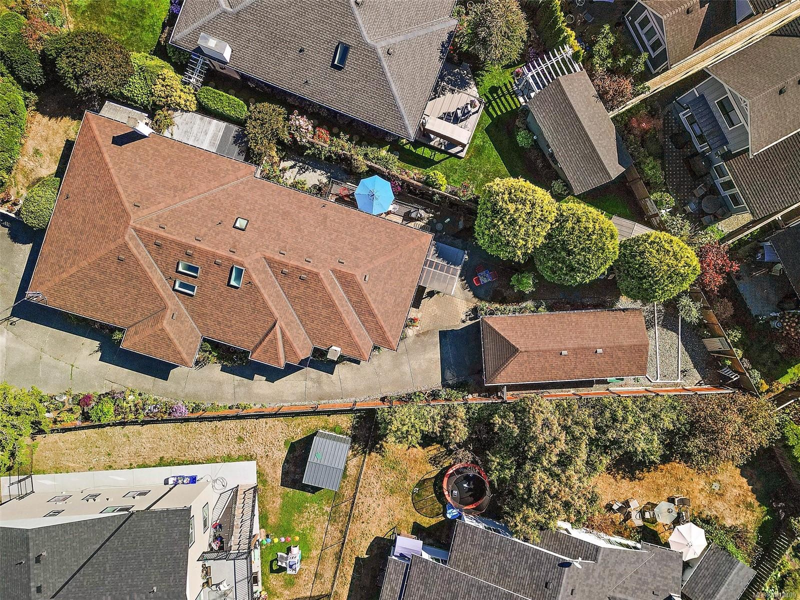 10386 Resthaven Dr, Sidney, BC - Outdoor