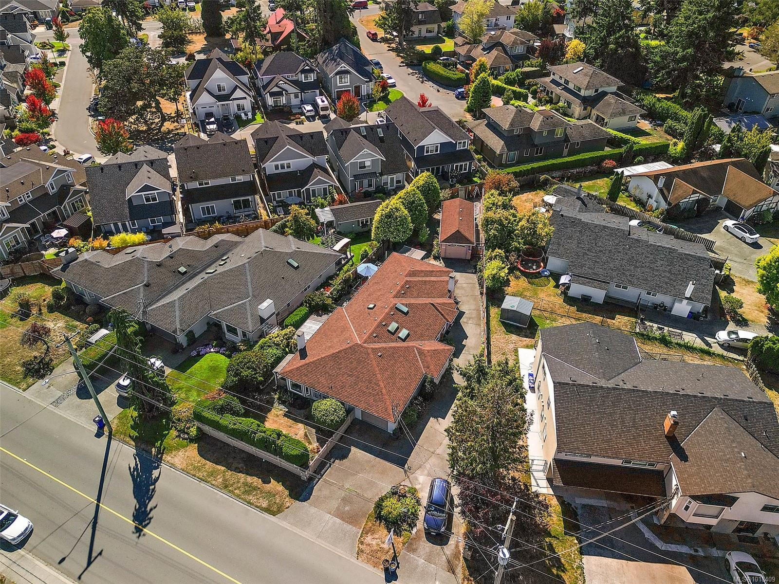 10386 Resthaven Dr, Sidney, BC - Outdoor With View