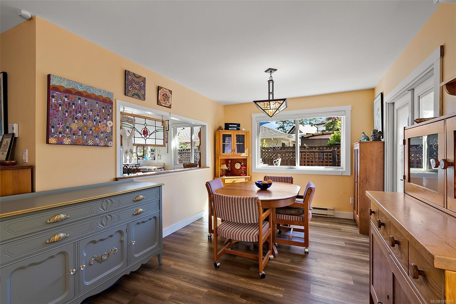 10386 Resthaven Dr, Sidney, BC - Indoor Photo Showing Dining Room