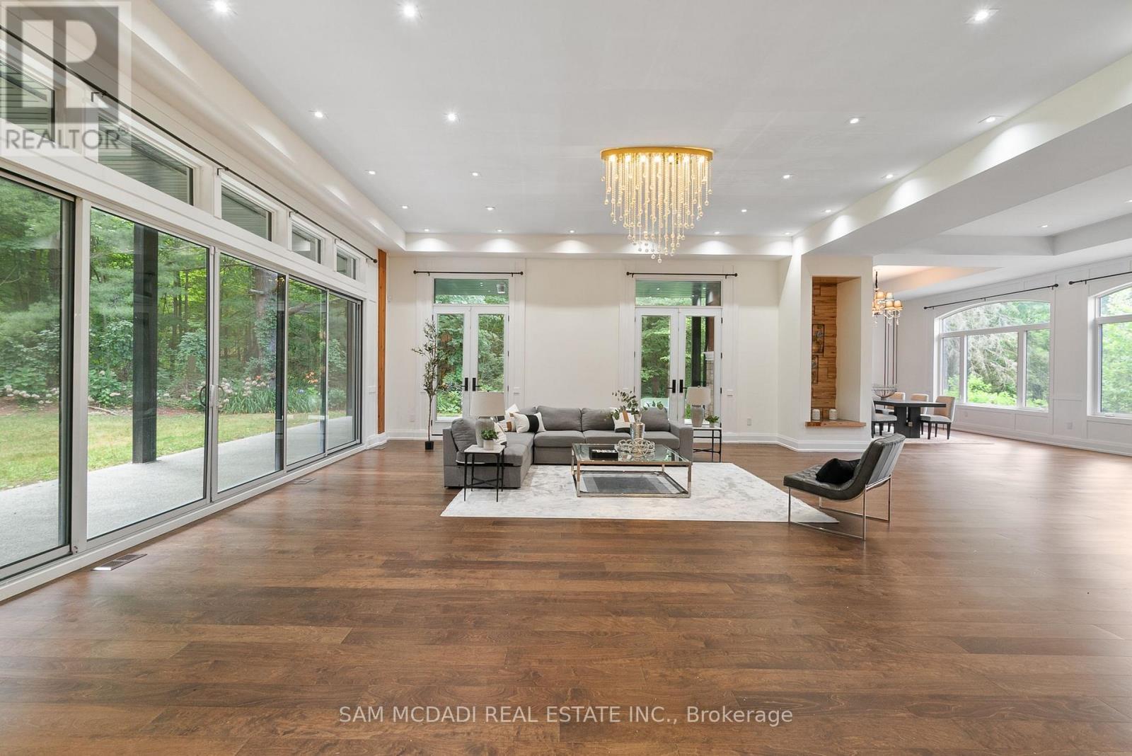 15 Glenview Heights Lane, King, ON - Indoor Photo Showing Other Room