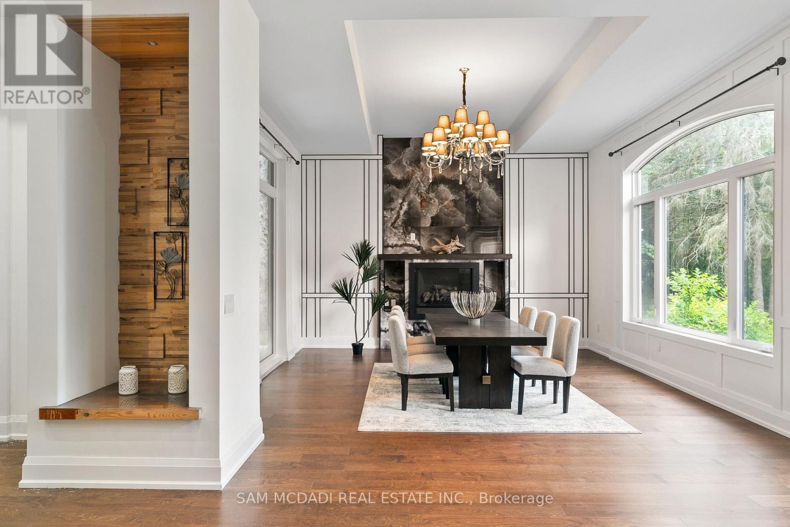 15 Glenview Heights Lane, King, ON - Indoor Photo Showing Dining Room