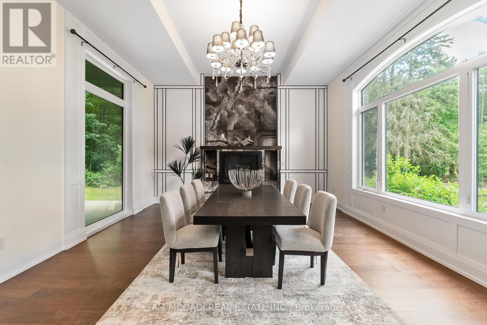 15 Glenview Heights Lane, King, ON - Indoor Photo Showing Dining Room