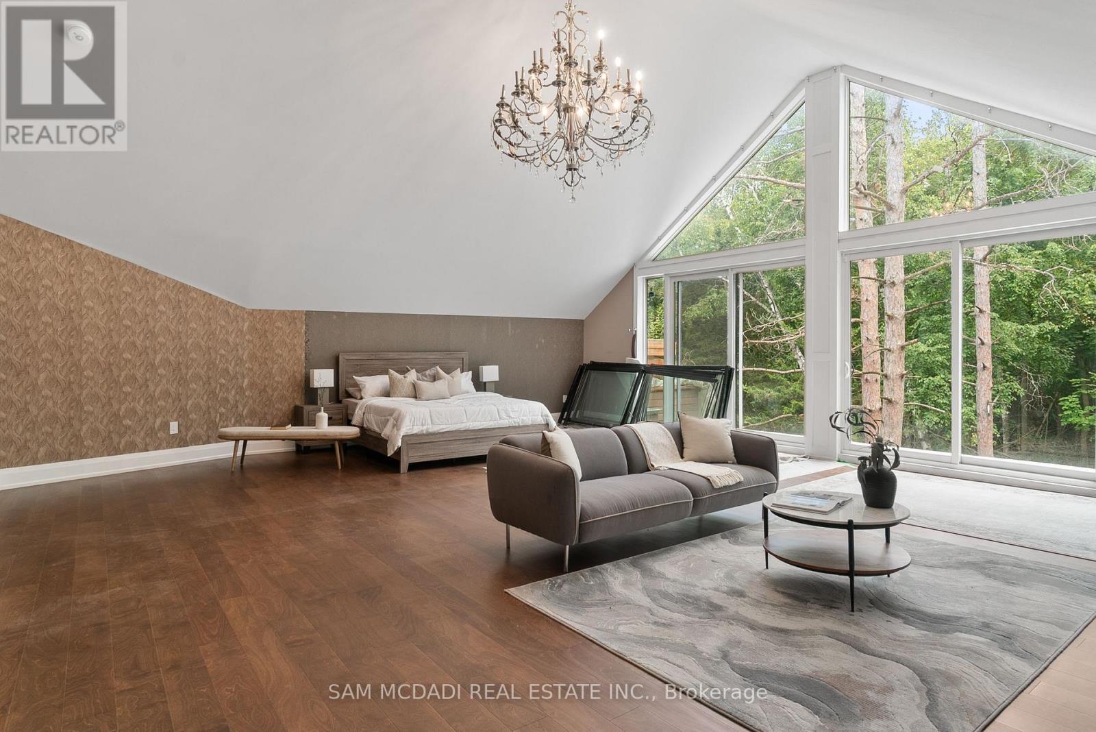 15 Glenview Heights Lane, King, ON - Indoor Photo Showing Other Room